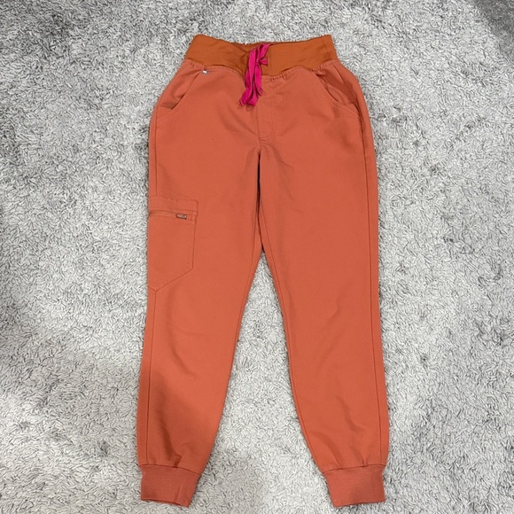 Figs Burnt Orange Scrub Set - Picture 3 of 4